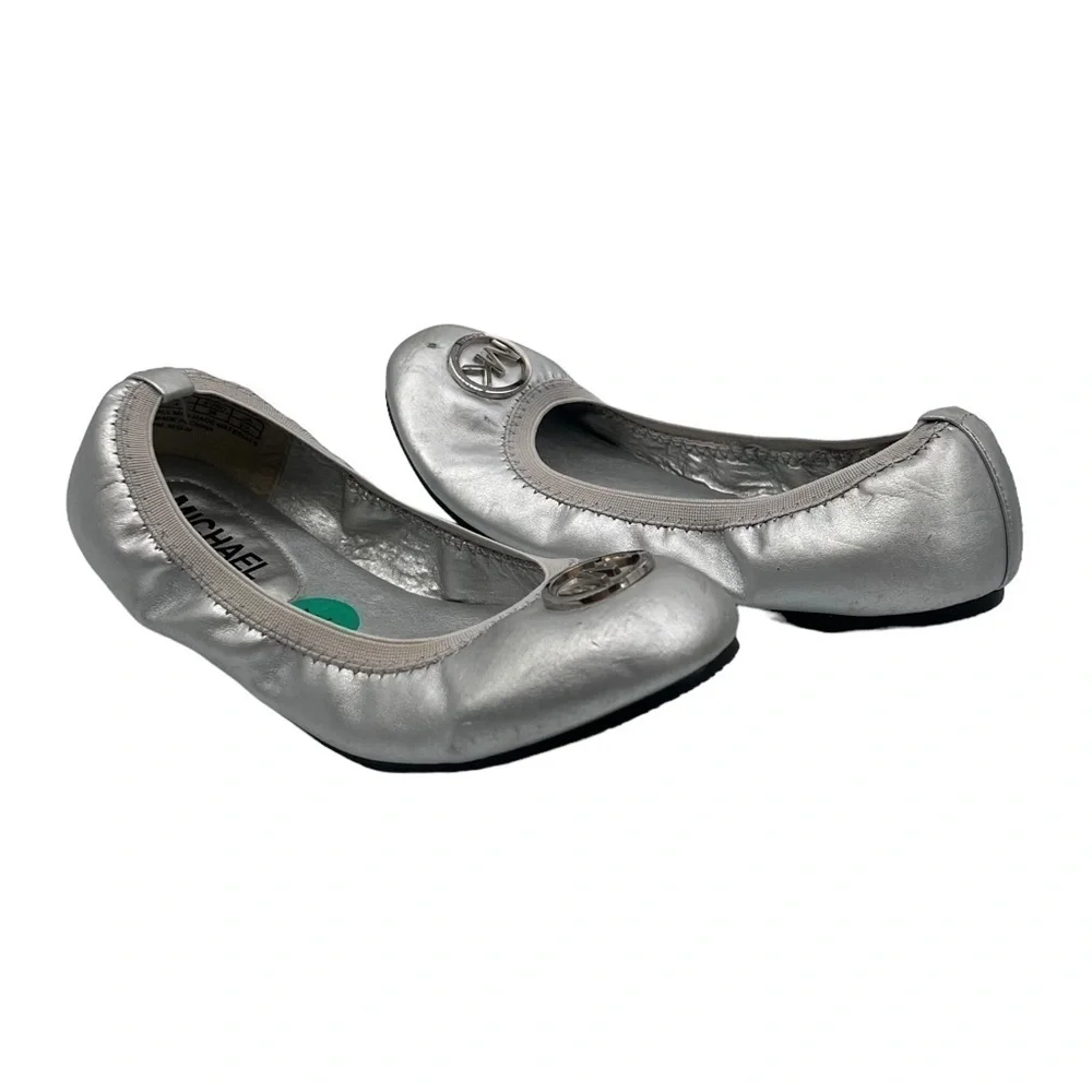 MICHAEL Michael Kors Silver Francesca Signature Ballet Flats Size 4 Girl's